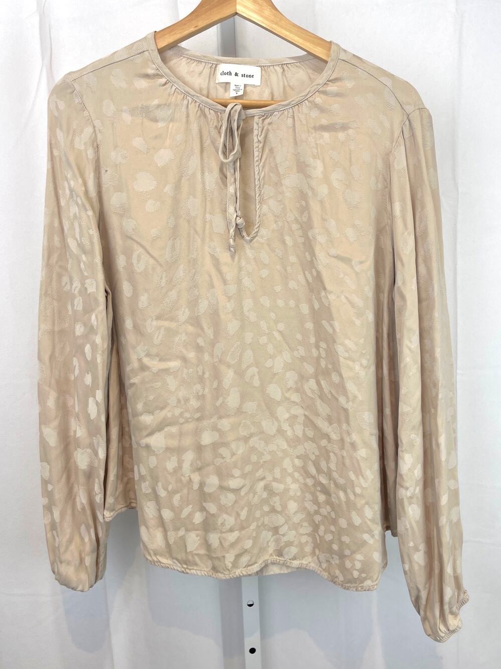 CLOTH & STONE Anthropologie Tie Neck Top Long Sleeve Animal Print Blouse Beige L